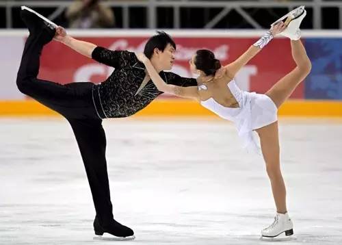 为什么花滑冠军就要散头发,往届花滑冠军