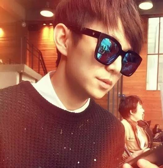 韩国比较火的墨镜,韩国超火的墨镜