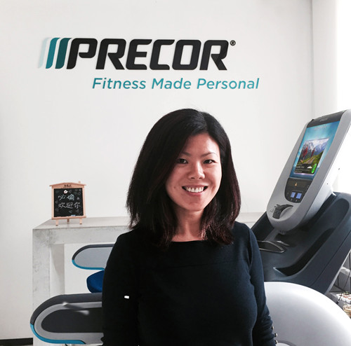 这个女人的微笑真的太迷人啦