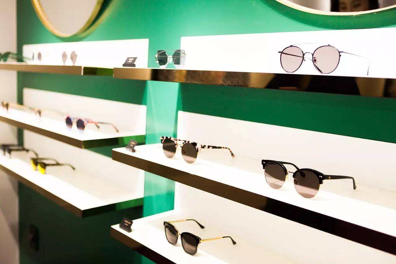 韩国比较火的墨镜,韩国超火的墨镜