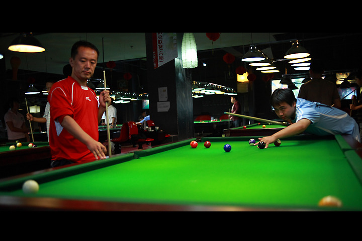 被台球杆戳到手指有血包怎么办,被台球杆戳到腹部