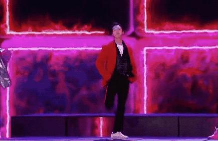 蕾哈娜、陈伟霆带红几百元球鞋，你会不会买账？