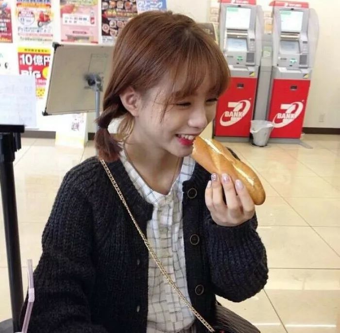 额头短脸大适合什么刘海,脸大发际线高适合什么刘海