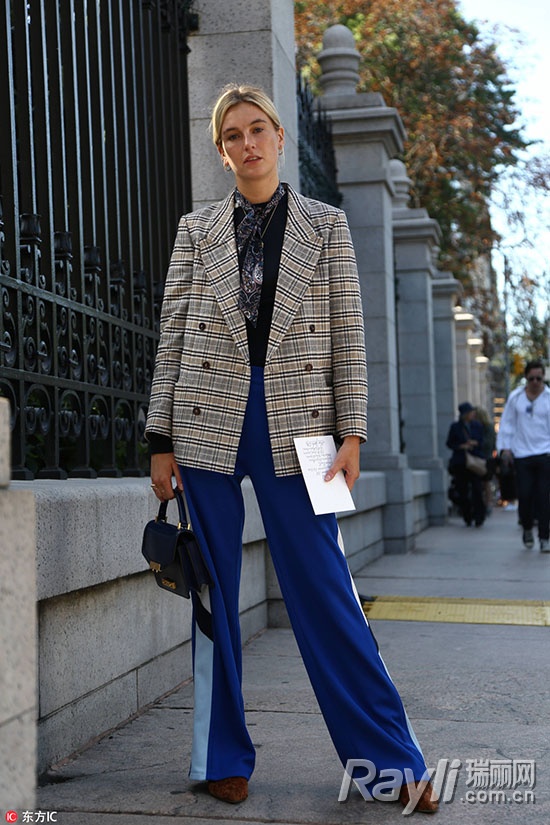 杨紫黑色阔腿牛仔裤,杨紫健身裤