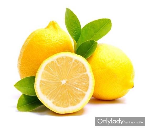 如何美白补水让肌肤白皙无瑕,日常美白小窍门让肌肤悄然变白