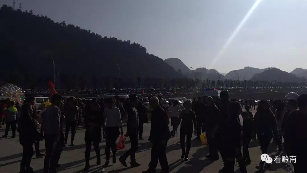 大年初一都匀哪里热闹,大年初一的现状