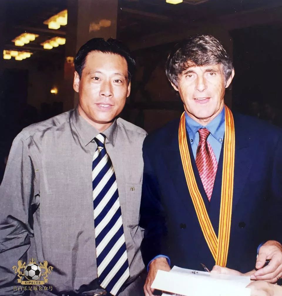 津门足球双百颂图片,津门足球双百颂签售会