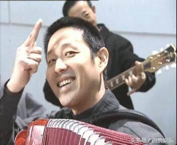 陈道明弹钢琴渔光曲,陈道明和明叔什么关系