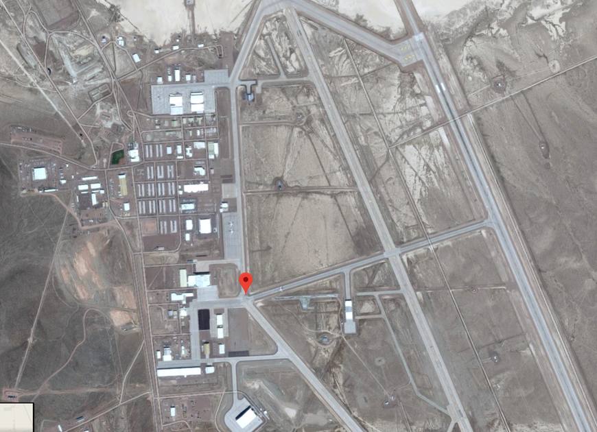 站在这里可以肆无忌惮地近距离注视51区