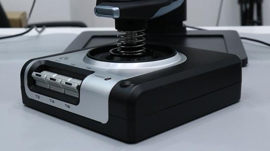 罗技x52评测视频,罗技x56飞行摇杆设置教程