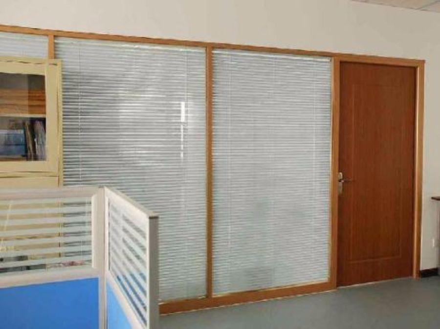 玻璃隔断专业的事交给专业的人,告诉你玻璃隔断的6大好处