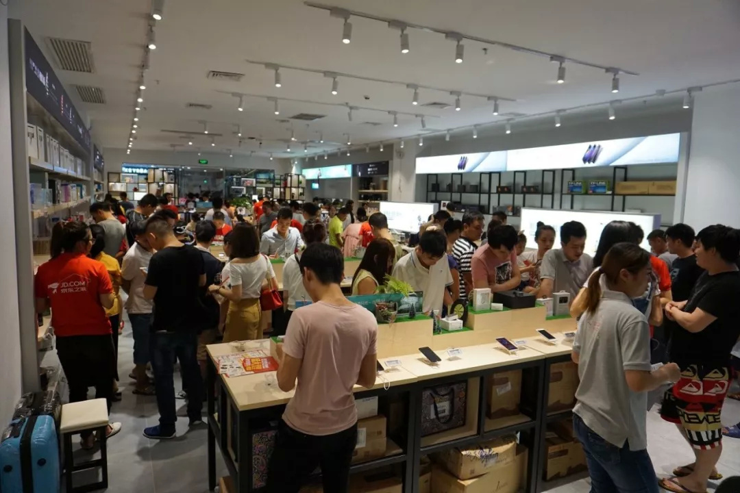 省代反水+开旗舰店,今年手机渠道怎么变