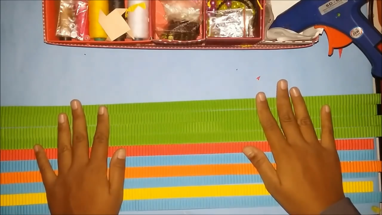 纸手工毛毛虫制作方法,纸毛毛虫制作方法