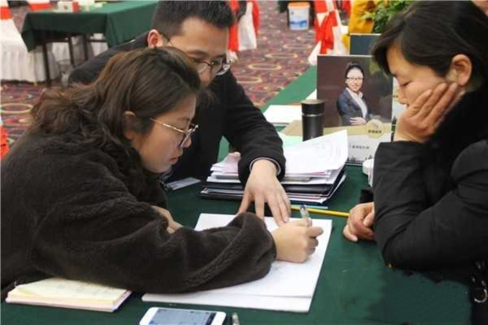 波涛装饰样板间活动,开年装修感恩钜惠