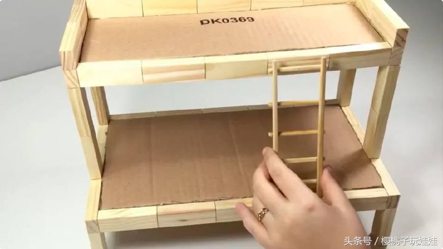 自己动手diy芭比娃娃,手工diy给芭比做小屋