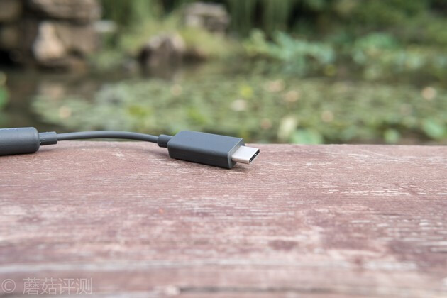 在3.5mm纷纷阵亡的当下，一款靠谱的Type-C转3.5mm或许是唯一稻草