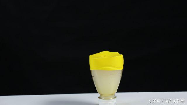 教你吸烟吐圈圈,张嘴吐烟圈教程