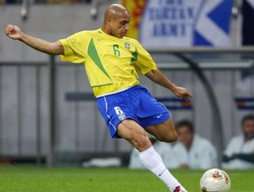 足球主要靠身高吗,足球基础差怎么踢11人