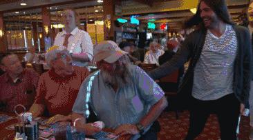 直男杠上Gay天团,是一种怎样的体验?