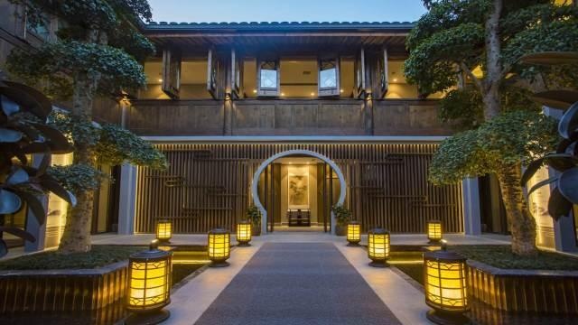 我带着你你带着钱咱们一起去旅行,我带着钱你带着我一起去旅行