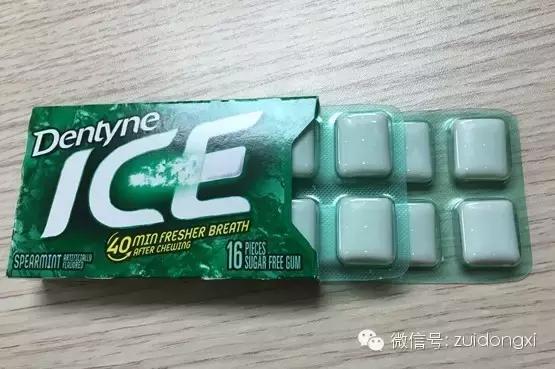 用100粒口香糖，体会舌吻的22种味道