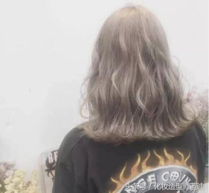 内扣美发造型短发,短发泡面头扎发发型