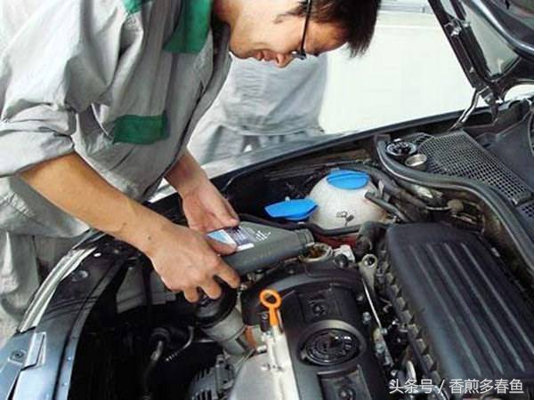 靠自己努力一个月月薪多少才能养的起一辆10万元的小车？