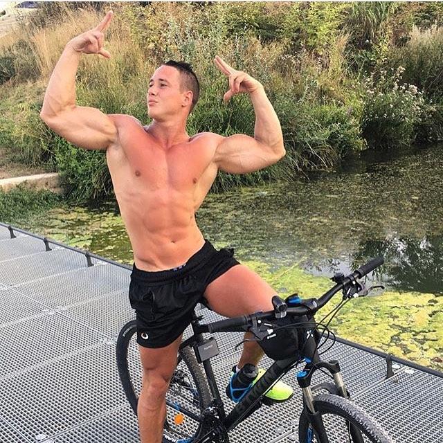 怎么瘦大腿和小腿变成筷子腿,12岁男孩如何瘦大腿和小腿