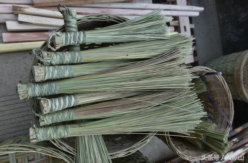 元宵节,是凉山传统农具交易日——德昌赶草坝场看你能认识多少农具?