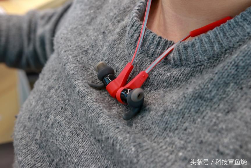 国际大牌的运动耳机做得怎样?我们对比了Bose与JBL的热门产品