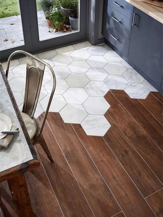 地砖和木地板怎么衔接啊,进门如何使用地砖与木地板衔接