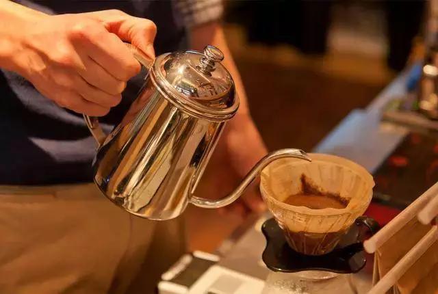 还在星爸爸%arabica排队?魔都还有这些超嗲主题咖啡馆等你拔草