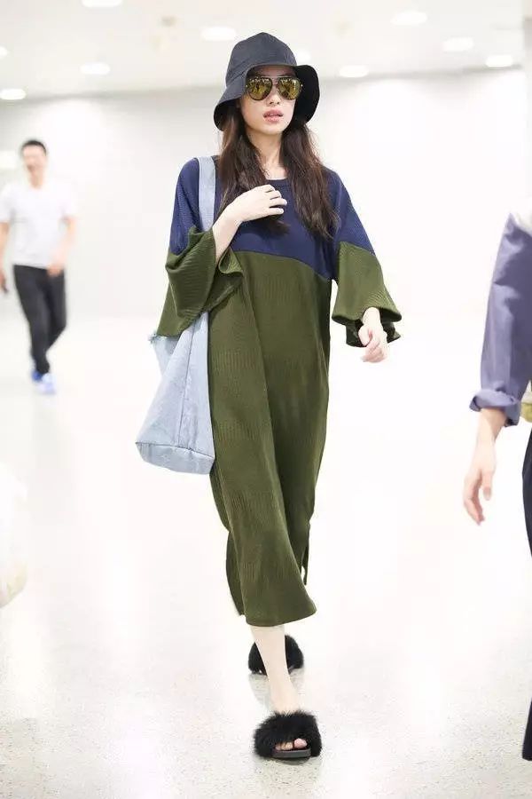 开工大吉带的东西,适合上班族的几款大牌包包分享