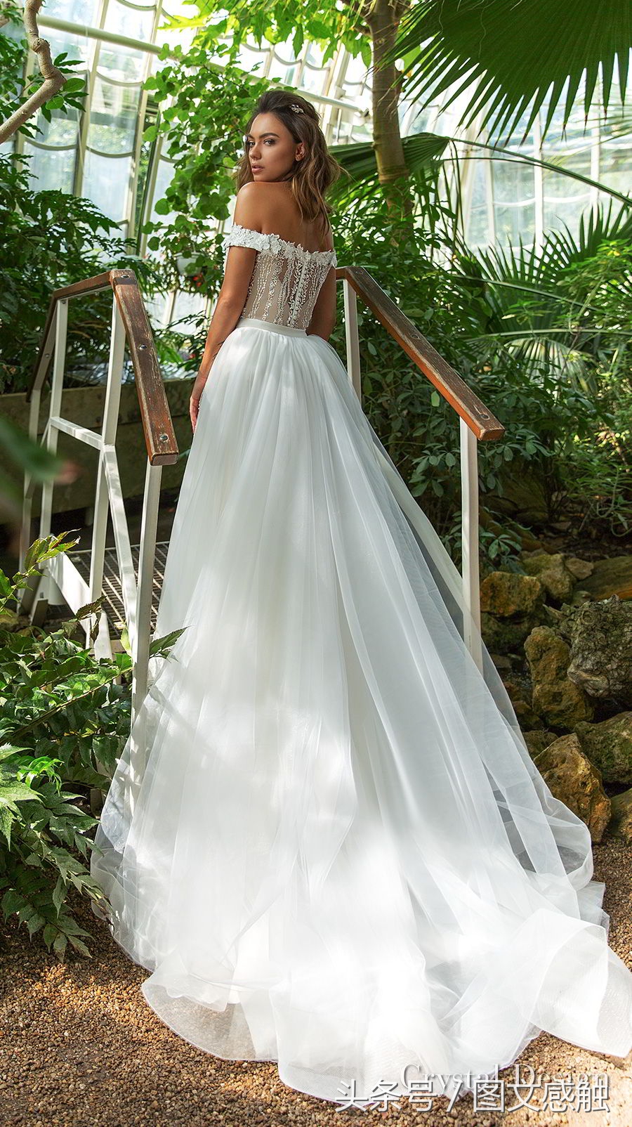 水晶设计2018婚纱“皇家花园”及高级定制新娘礼服