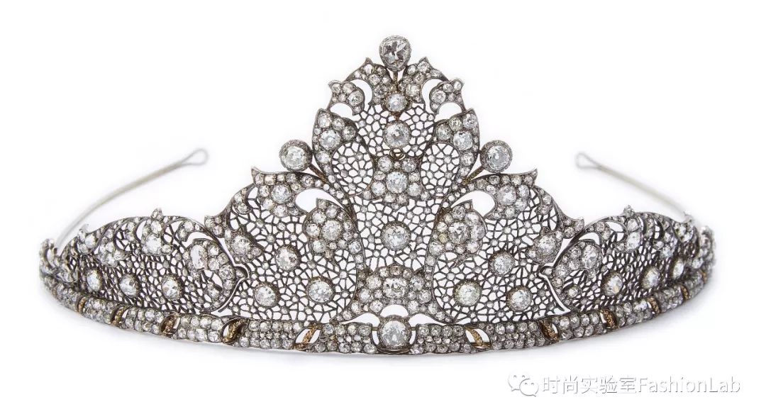 一个月内,中国人买下了两家奢侈品公司