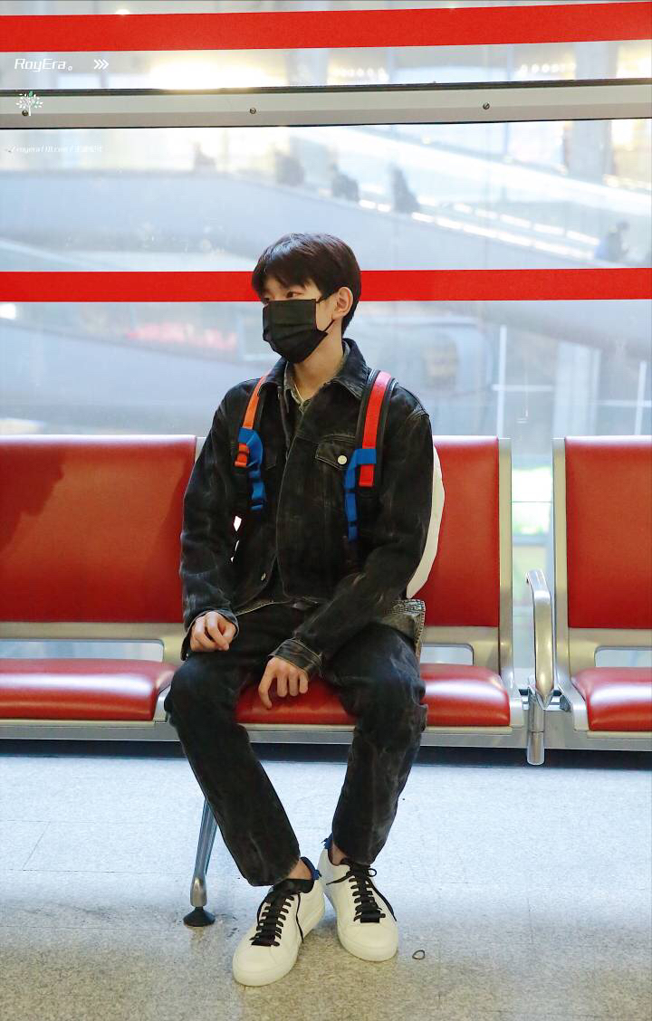 王源王俊凯巴黎时装周,王源参加巴黎时装周了吗