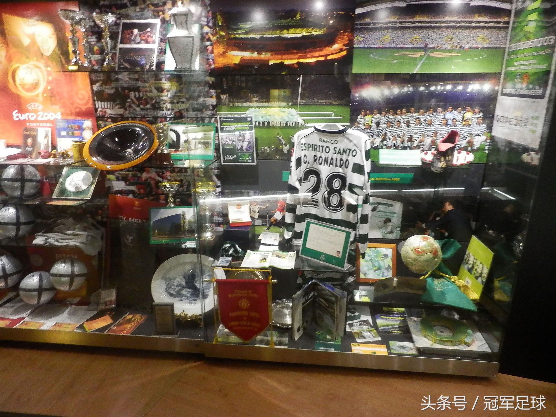 克里斯蒂亚诺罗纳尔多唱皇马队歌,克里斯蒂亚诺罗纳尔多霸气庆祝