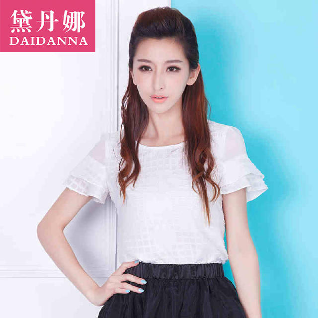 洋气小衫舒适透气又凉快气质穿搭,夏季凉爽的短衫