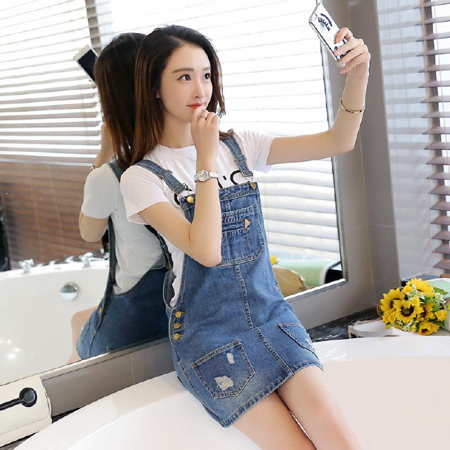 小个子背带裙搭配夏,黑色背带裙裤搭配条纹t恤