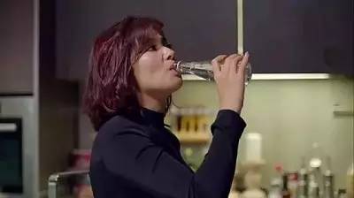 肩上的担子轻一点,肩上好像很沉重