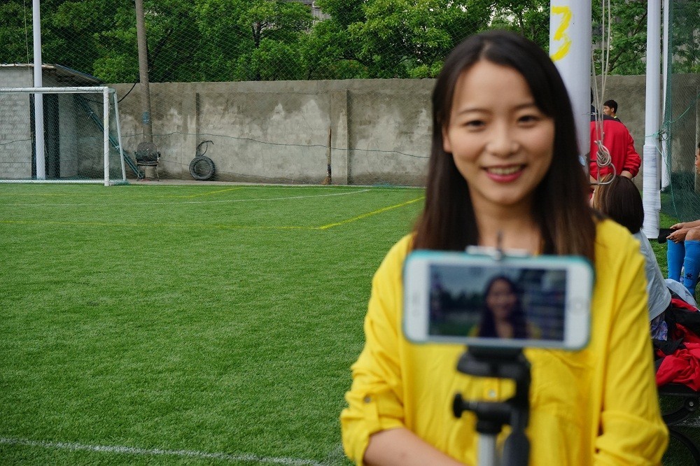 美女经理、网红妹子直播!“踢球去”足球联赛,从赛场火到了线上!