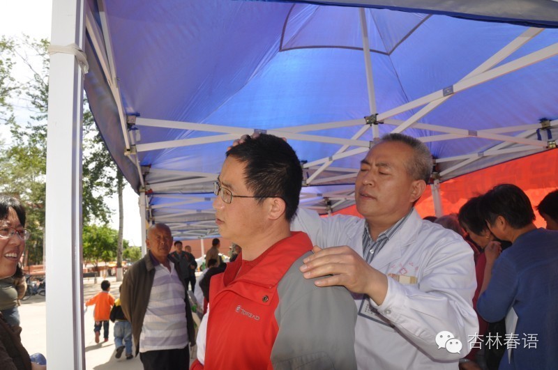 浓浓拥军情义诊进军营,军民鱼水情义诊进军营