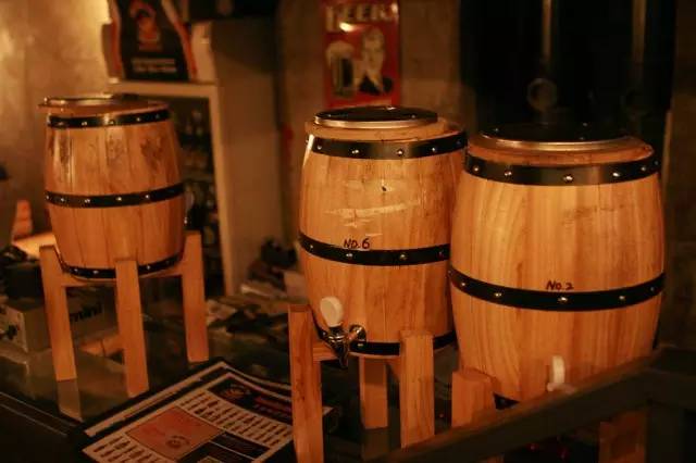 东莞欧冠决赛看球,欧冠决赛看台举杯