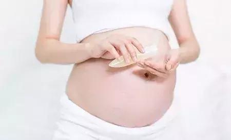 孕期皮肤瘙痒难忍？千万不可用手抓挠