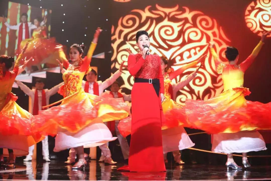 婀栧崡鏄ュぉ璧翠竴鍦鸿姳娴风殑绾︿細,涓囩墿澶嶈嫃缇庝附鑺辨湹