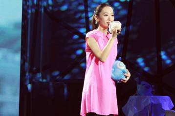 严艺丹吴奇隆视频,吴奇隆严艺丹步步惊心唱歌视频