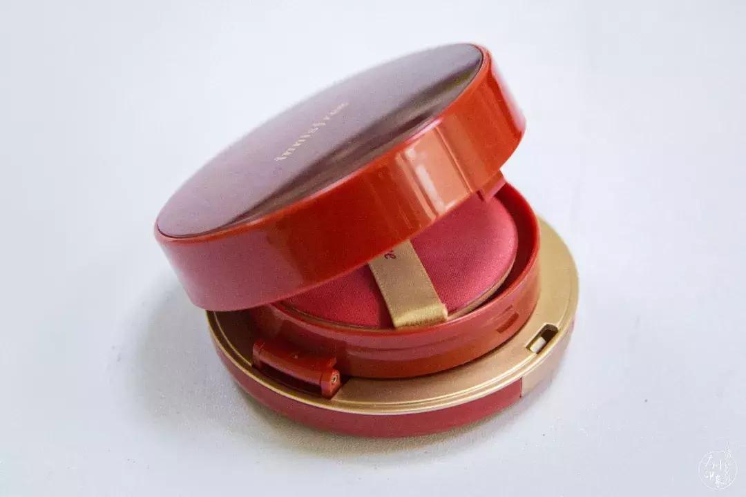 我们让4个直男猜化妆品，女生们哭晕在厕所！哈哈哈哈...