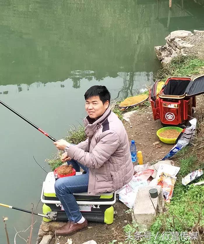 创意的发型,创新的钓鱼比赛,X11战队掐鱼赢得满“塘”彩!