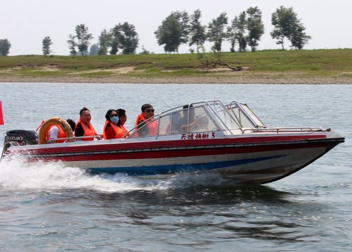 中朝边境美丽的风景,中朝边境桃花盛开的地方