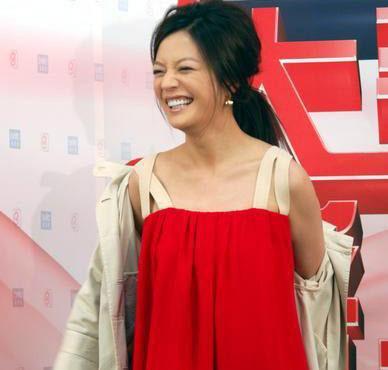 明星们牙花子笑飞的瞬间，杨幂是“豁牙老太”，吴亦凡成“村傻”